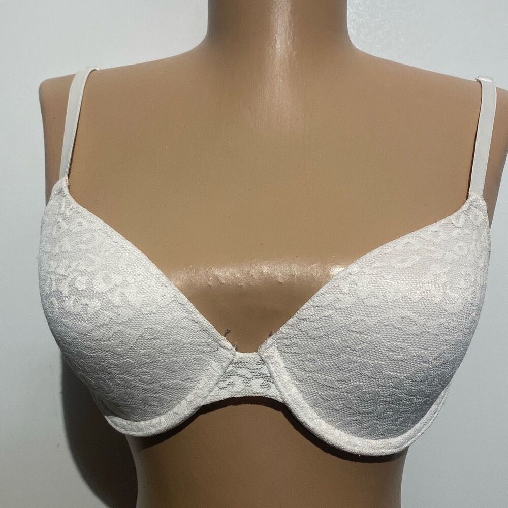PINK Victoria's Secret‎ White Wear Everywear Lightly Lined T-Shirt Bra Size 32C